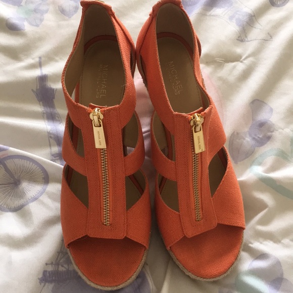 Orange MK Wedges - Picture 3 of 3